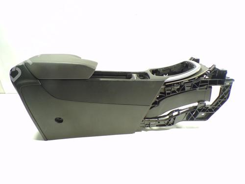 Used Armrest / Center console Armrest / Center console OPEL INSIGNIA A (G09) 2.0 CDTI (68) (131 hp) 8906412 8906412
