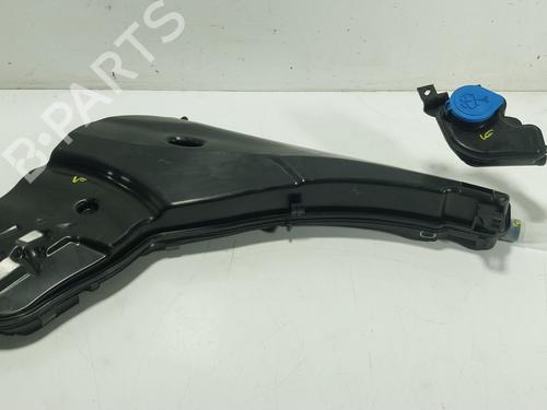 Used Windscreen washer tank BMW X5 (G05, F95) xDrive 40 d Mild-Hybrid (352 hp) 30410801