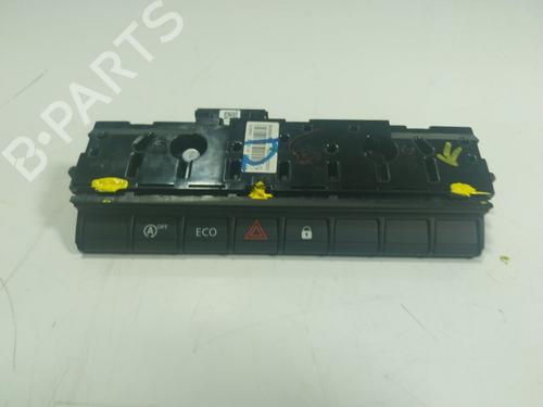 Used Warning switch Warning switch RENAULT CAPTUR II (HF_) [2020-2026] 17592430 17592430