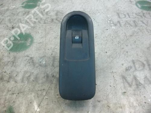 Used Right front window switch Right front window switch RENAULT GRAND SCÉNIC II (JM0/1_) [2004-2009] 3753700 3753700