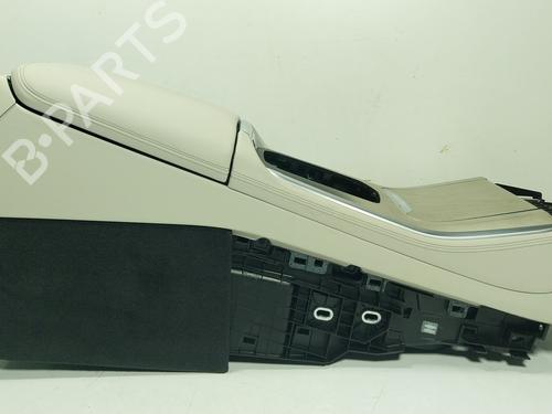 Used Armrest / Center console BMW X5 (G05, F95) xDrive 40 d Mild-Hybrid (352 hp) 30361823