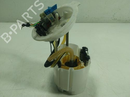 Used Fuel pump BMW 1 (F40) 118 d (150 hp) 19915140