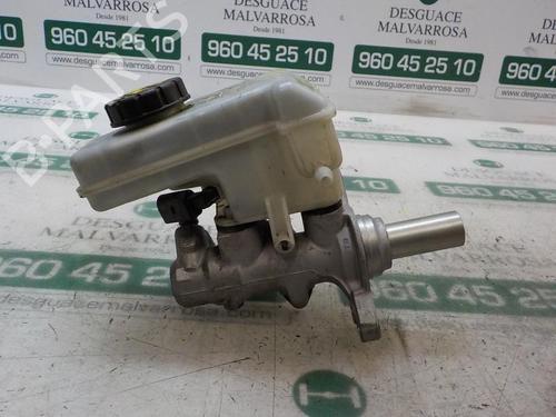 Used Brake master cylinder Brake master cylinder SKODA OCTAVIA III Combi (5E5, 5E6) 1.6 TDI (110 hp) 4003968 4003968