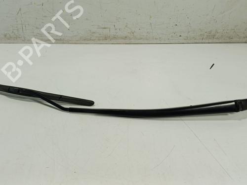 front-windshield-wiper-arm-toyota-yaris-cross-mxp_-2020-36429205 main image