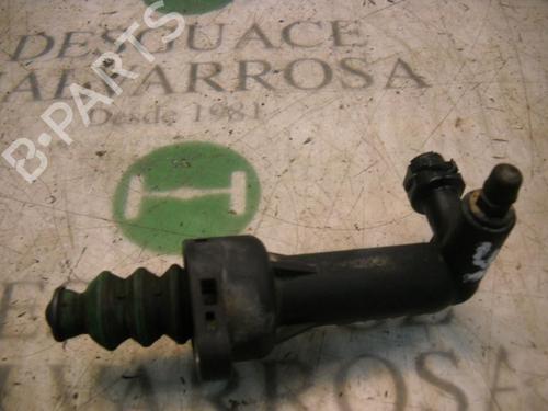Used Clutch slave cylinder Clutch slave cylinder 14265983 14265983