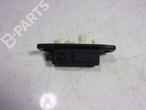 tailgate-lock-toyota-c-hr-_x1_-84840f4020-2016-10224727 main image