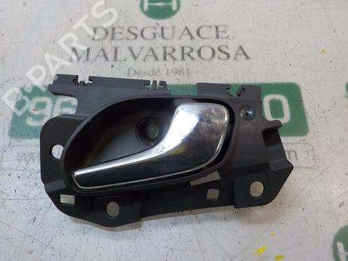 Højre bagtil invendig håndtag Højre bagtil invendig håndtag OPEL CORSA D (S07) 1.3 CDTI (L08, L68) (75 hp) 3869544 3869544