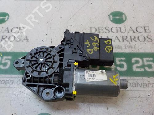 Used Right rear window motor Right rear window motor VW GOLF VI (5K1) 1.6 TDI (105 hp) 3866940 3866940
