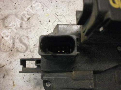 Zamek drzwi przednich prawych OPEL VECTRA C (Z02) 2.2 DTI 16V (F69) | BP3740606C97 