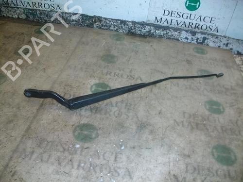 Used Front windshield wiper arm FORD FIESTA V (JH_, JD_) 1.6 16V (100 hp) 3769768