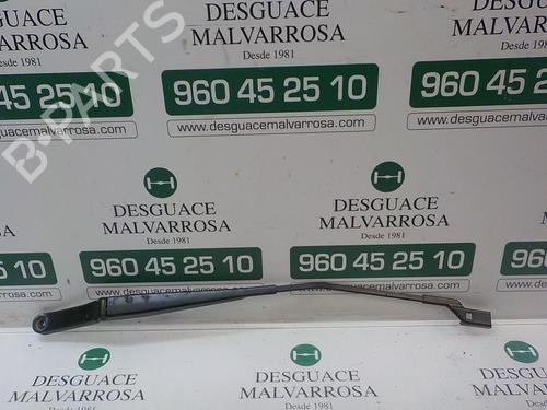 Used Front windshield wiper arm Front windshield wiper arm 3868312 3868312