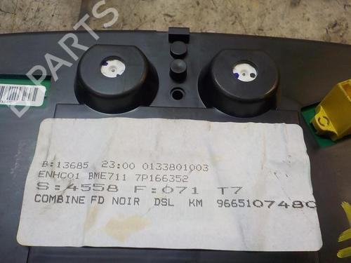 Instrument cluster PEUGEOT 308 I (4A_, 4C_) 1.6 HDi | BP3850929C47