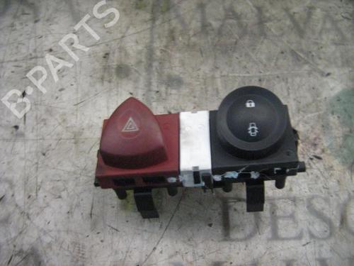 Used Warning switch Warning switch RENAULT MEGANE II Saloon (LM0/1_) 1.5 dCi (LM0F, LM0T, LM2B) (82 hp) 3762812 3762812