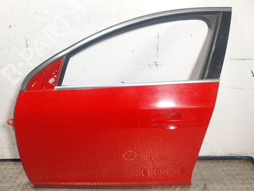 Used Left front door VOLVO V60 I (155) D3 (136 hp) 19497406