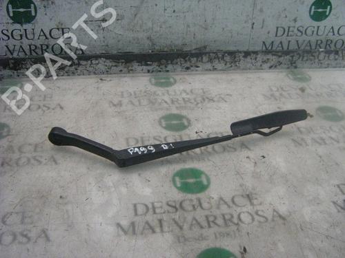 Used Front windshield wiper arm NISSAN SERENA (C23) [1991-2001]  3778866
