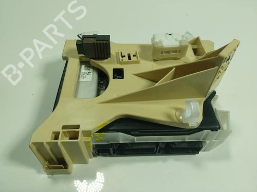 Used Fuse box Fuse box TOYOTA RAV 4 V (_A5_, _H5_) 2.5 Hybrid (AXAH52) (218 hp) 17804442 17804442