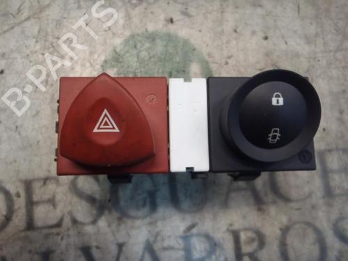 Used Warning switch Warning switch RENAULT MEGANE II (BM0/1_, CM0/1_) 1.5 dCi (BM02, BM13, BM2A, CM02, CM13) (101 hp) 3798970 3798970