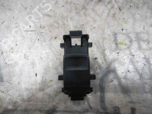 Used Right front window switch Right front window switch TOYOTA YARIS (_P9_) 1.4 D-4D (NLP90_, NLP90R) (90 hp) 3854979 3854979