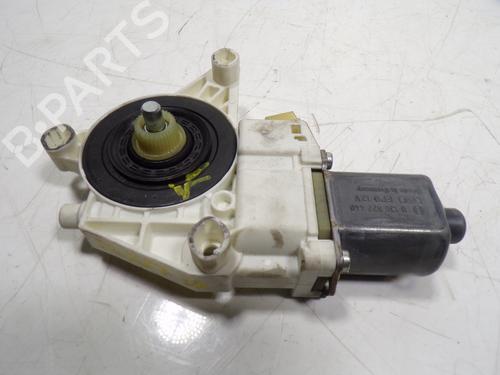 Vindusheismotor høyre foran MERCEDES-BENZ C-CLASS (W204) [2007-2015]  15284319