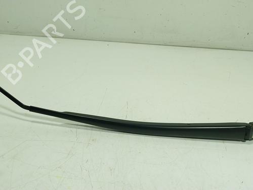 Used Front windshield wiper arm TOYOTA YARIS CROSS (MXP_) 1.5 Hybrid (MXPJ11) (131 hp) 29590005