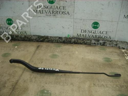 Used Front windshield wiper arm OPEL VECTRA C (Z02) 2.0 DTI 16V (F69) (101 hp) 3766530