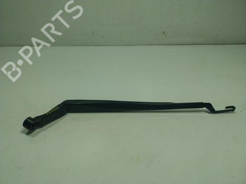 Used Front windshield wiper arm TOYOTA PRIUS (_W3_) 1.8 Plug-in Hybrid (ZVW30, ZVW35) (136 hp) 18318102
