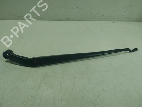 Used Front windshield wiper arm TOYOTA COROLLA Hatchback (_E21_, _EA1_, _EH1_) 1.8 Hybrid (ZWE211) (98 hp) 19491892