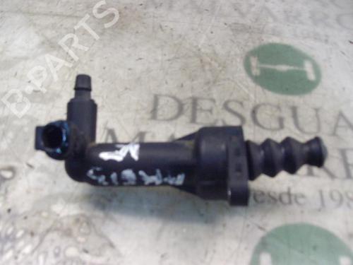 Used Clutch slave cylinder Clutch slave cylinder VW POLO IV (9N_, 9A_) 1.4 16V (80 hp) 14299922 14299922