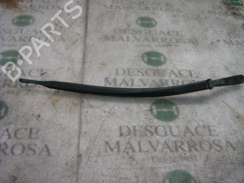 Used Front windshield wiper arm Front windshield wiper arm ALFA ROMEO 147 (937_) 1.9 JTD (937.AXD1A, 937.BXD1A, 937.AXV1A, 937.BXB1A,... (115 hp) 3754717 3754717