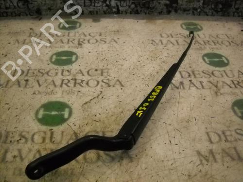 Used Front windshield wiper arm FORD FIESTA V (JH_, JD_) 1.4 16V (80 hp) 3792339