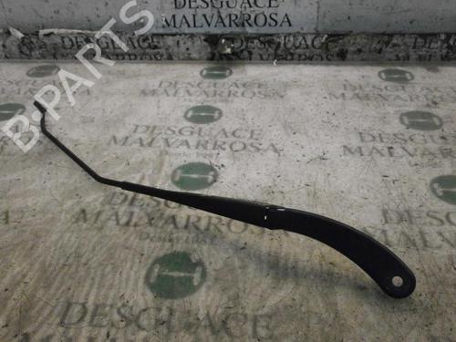 Used Front windshield wiper arm Front windshield wiper arm 3777465 3777465