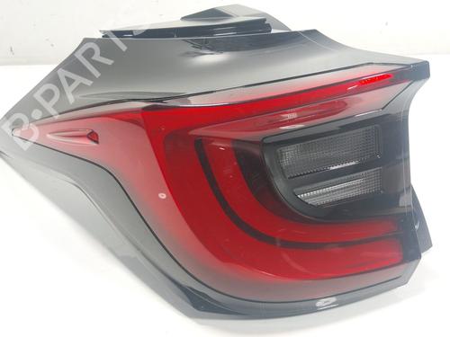 Used Left taillight TOYOTA YARIS (_P21_, _PA1_, _PH1_) 1.5 Hybrid (MXPH10, MXPH11) (116 hp) 32439836