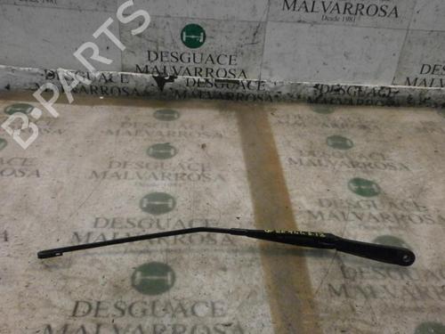 Used Front windshield wiper arm Front windshield wiper arm 3738447 3738447