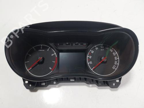 instrument-cluster-opel-corsa-e-x15-2014-32439832 main image