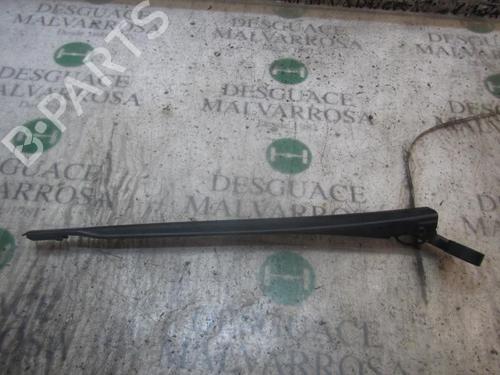 Used Front windshield wiper arm SEAT LEON (1P1) [2005-2013]  3840432