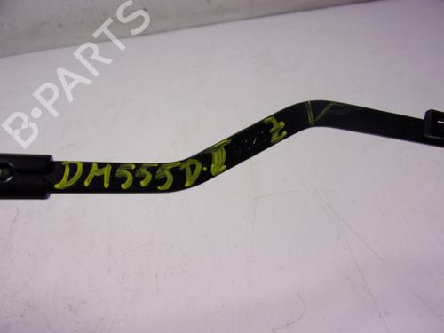 Front windshield wiper arm TOYOTA YARIS (_P21_, _PA1_, _PH1_) 1.5 Hybrid (MXPH11) | BP15887581C143 