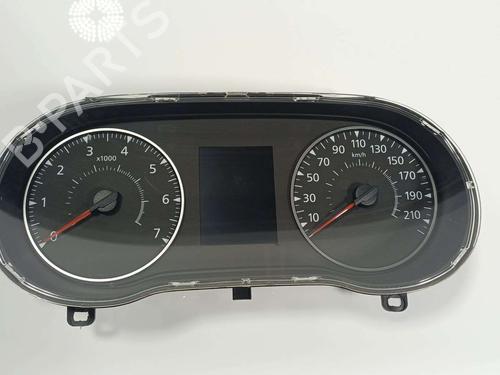 cockpit-dacia-duster-hm_-2017-39621984 main image
