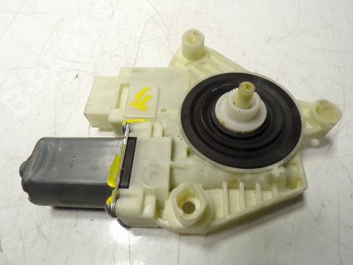 Used Right front window motor Right front window motor 13569828 13569828