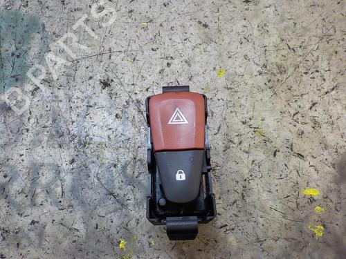 Used Warning switch Warning switch RENAULT MEGANE III Grandtour (KZ0/1) 1.5 dCi (KZ09, KZ0D, KZ1G, KZ29, KZ14, KZ1W, KZ10, KZ1F,... (110 hp) 3851052 3851052
