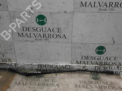 Used Front windshield wiper arm Front windshield wiper arm FIAT GRANDE PUNTO (199_) 1.3 D Multijet (75 hp) 3748684 3748684