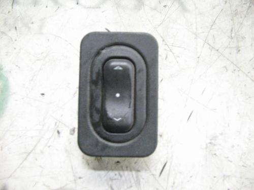Used Left front window switch Left front window switch OPEL CORSA C (X01) 1.2 (F08, F68) (75 hp) 3749015 3749015