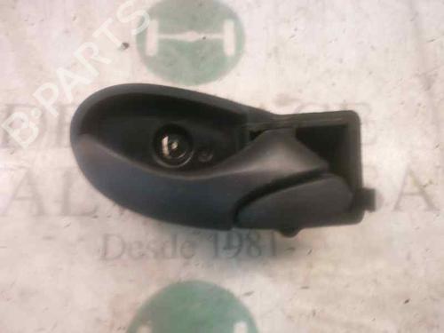 Used Front right interior door handle Front right interior door handle FORD TRANSIT Van (FA_ _) 2.0 DI (FAE_, FAF_, FAG_) (100 hp) 3802296 3802296