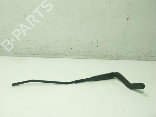 Used Front windshield wiper arm Front windshield wiper arm 3743884 3743884