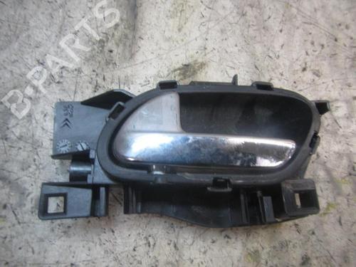 Used Rear left interior door handle Rear left interior door handle PEUGEOT 5008 (0U_, 0E_) 2.0 HDi (163 hp) 3840779 3840779