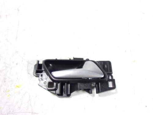 Used Front right interior door handle Front right interior door handle PEUGEOT 208 II (UB_, UP_, UW_, UJ_) 1.2 PureTech 100 (101 hp) 11041661 11041661
