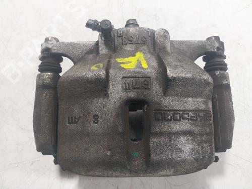 Used Right front brake caliper Right front brake caliper RENAULT KADJAR (HA_, HL_) 1.3 TCe 140 (HLNB, HLN1) (140 hp) 19136730 19136730