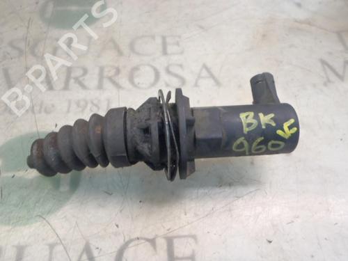 Used Clutch slave cylinder Clutch slave cylinder FORD TRANSIT Van (FA_ _) 2.4 DI (FAA_, FAB_, FAC_, FAD_) (90 hp) 14269856 14269856