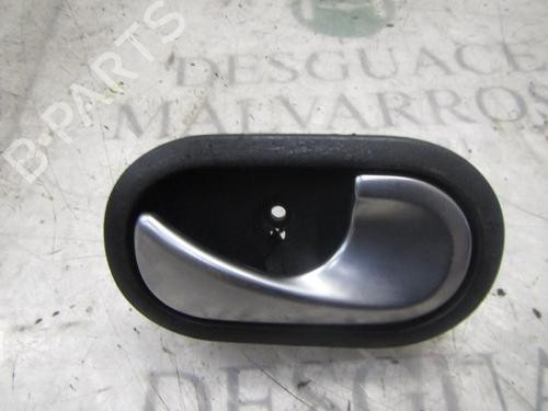Used Front right interior door handle Front right interior door handle RENAULT SCÉNIC II (JM0/1_) 1.9 dCi (JM0G, JM12, JM1G, JM2C) (120 hp) 3831320 3831320