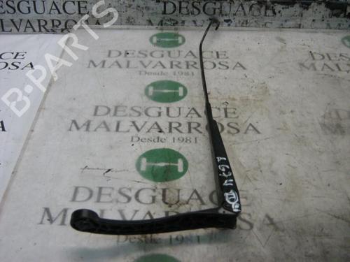 Used Front windshield wiper arm PEUGEOT 307 Break (3E) 2.0 HDI 90 (90 hp) 3743886