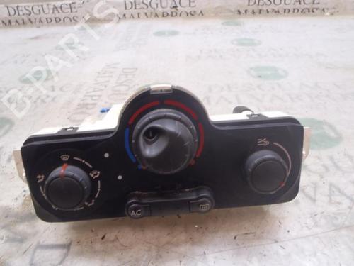 AC Styreenhet / Manøvreringsenhet RENAULT CLIO III (BR0/1, CR0/1) [2005-2014]  3820475